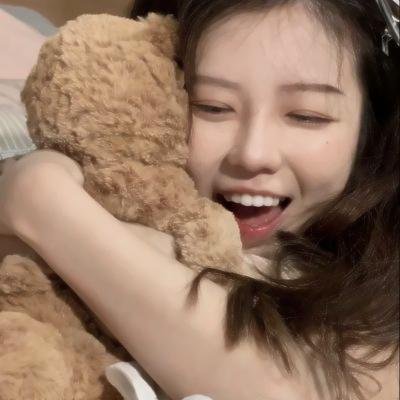 完蛋,醒来后我被美女包围了